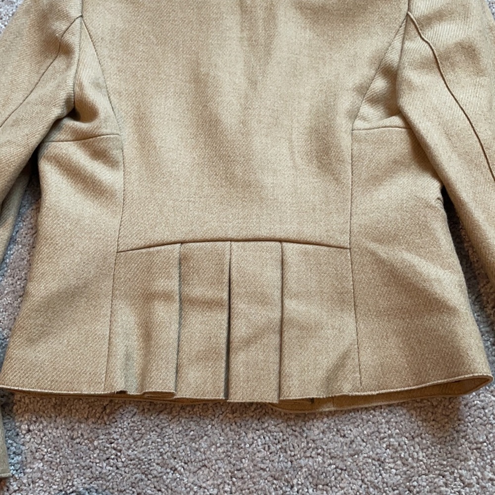 Blazer - Picture 8 of 10